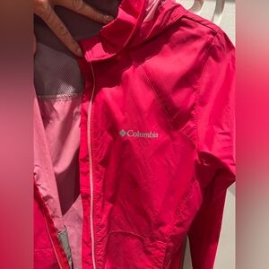 Columbia Women's Bold Pink Rain jacket ☔️